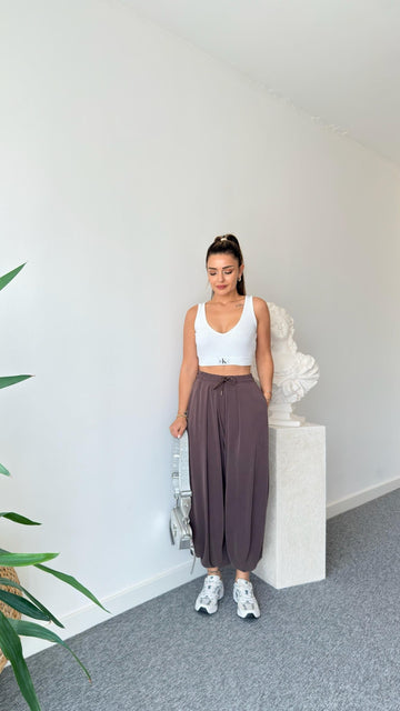 Brown Pleated Detailed Oys Trousers
