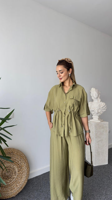 Ques Green Waist Pleated Two Piece Set