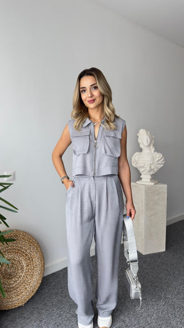 Gjen Zippered Gray Two-Piece Suit