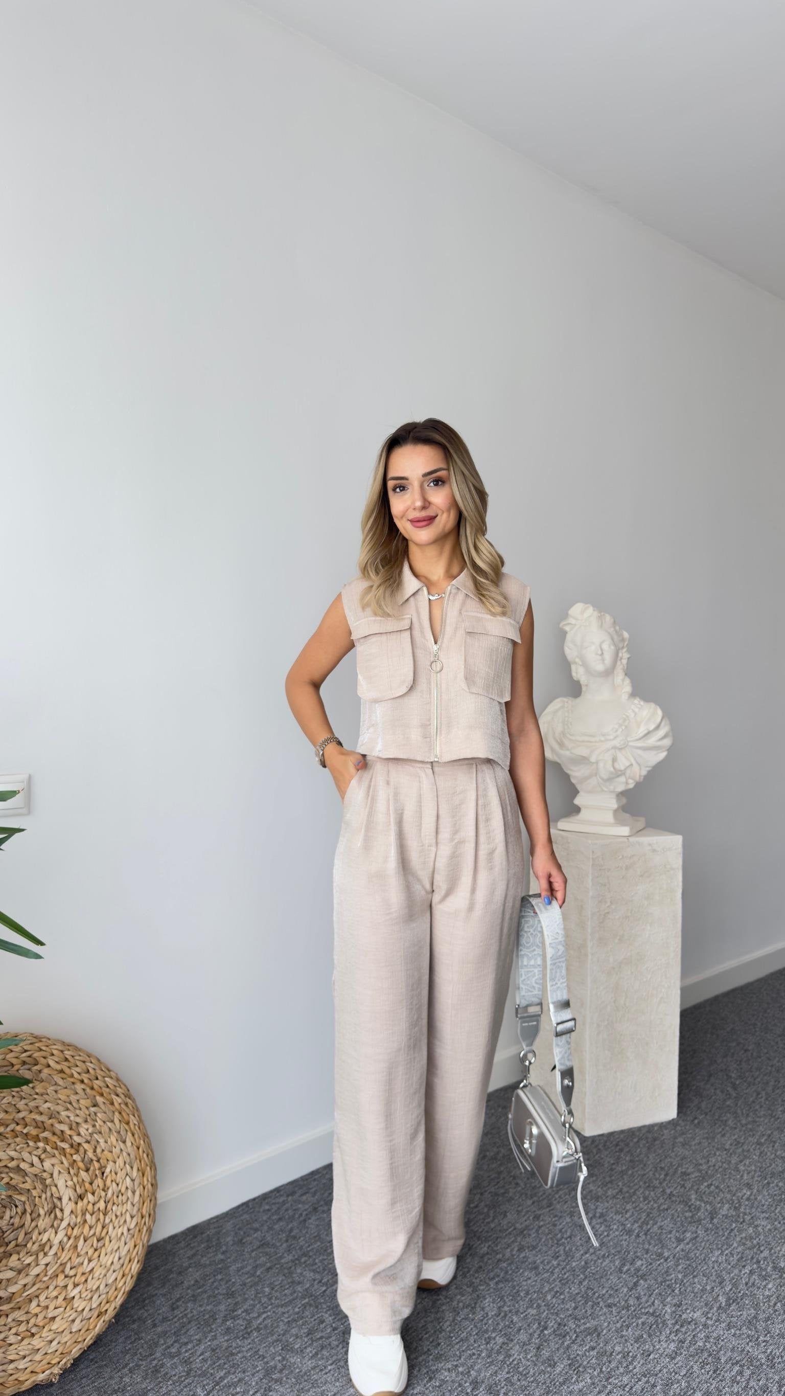 Gjen Zippered Beige Two-Piece Suit