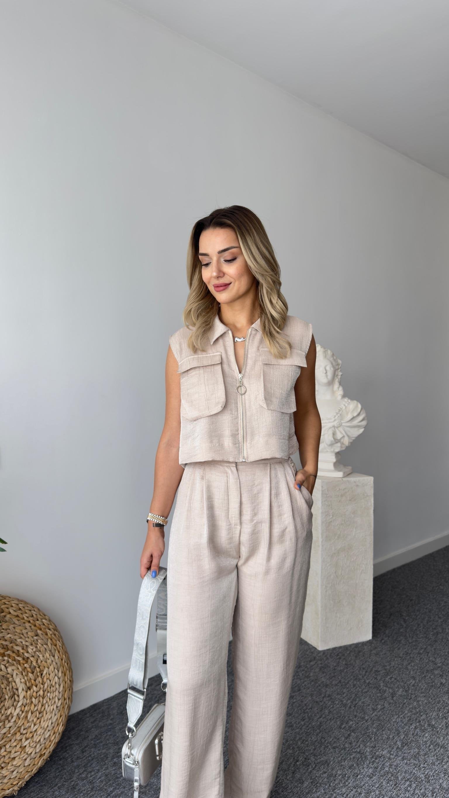Gjen Zippered Beige Two-Piece Suit