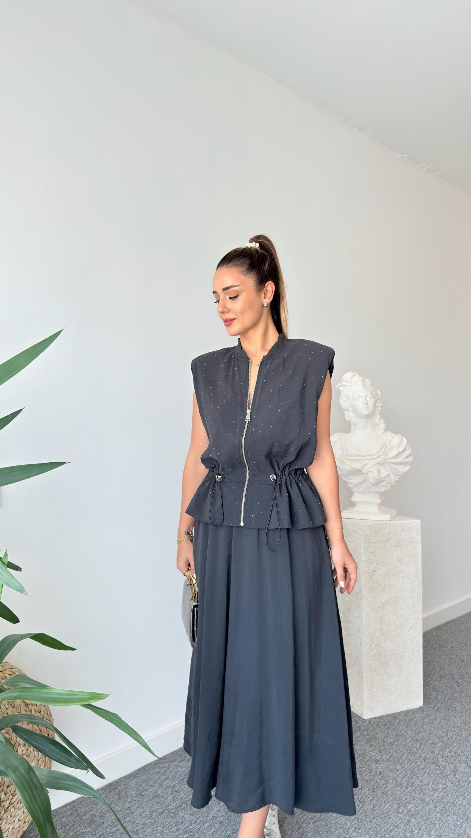 Quen Stone Detailed Tencel Skirt Suit