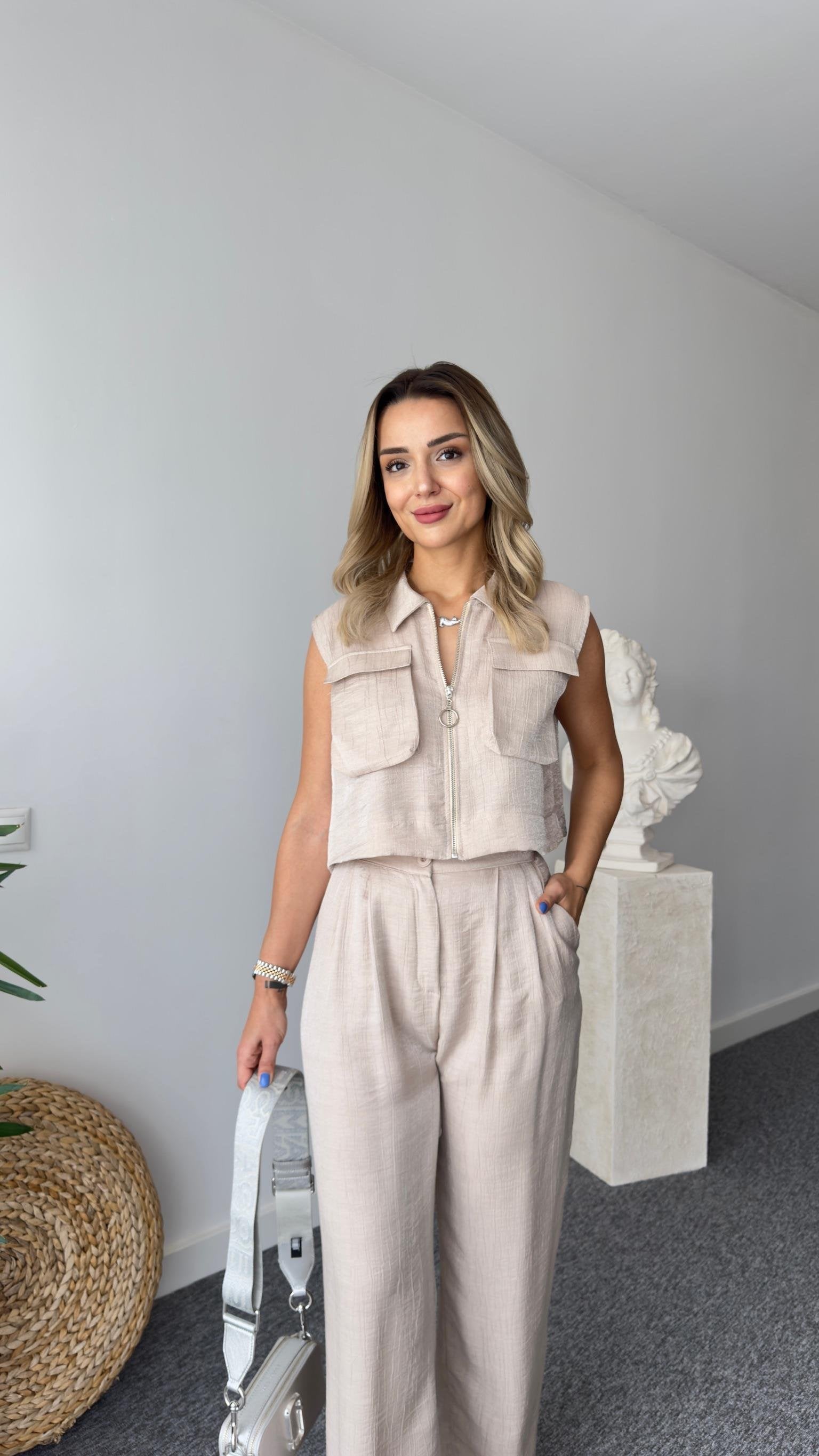 Gjen Zippered Beige Two-Piece Suit
