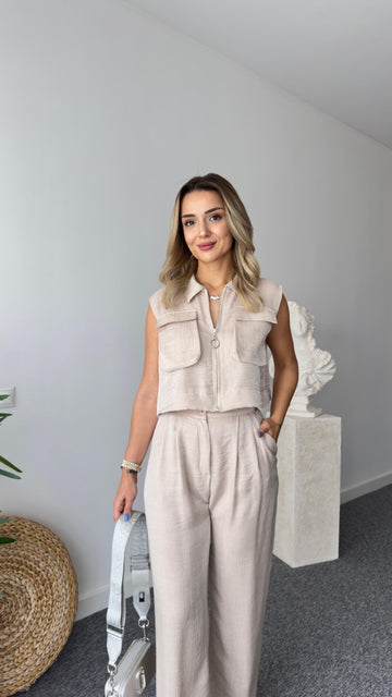 Gjen Zippered Beige Two-Piece Suit
