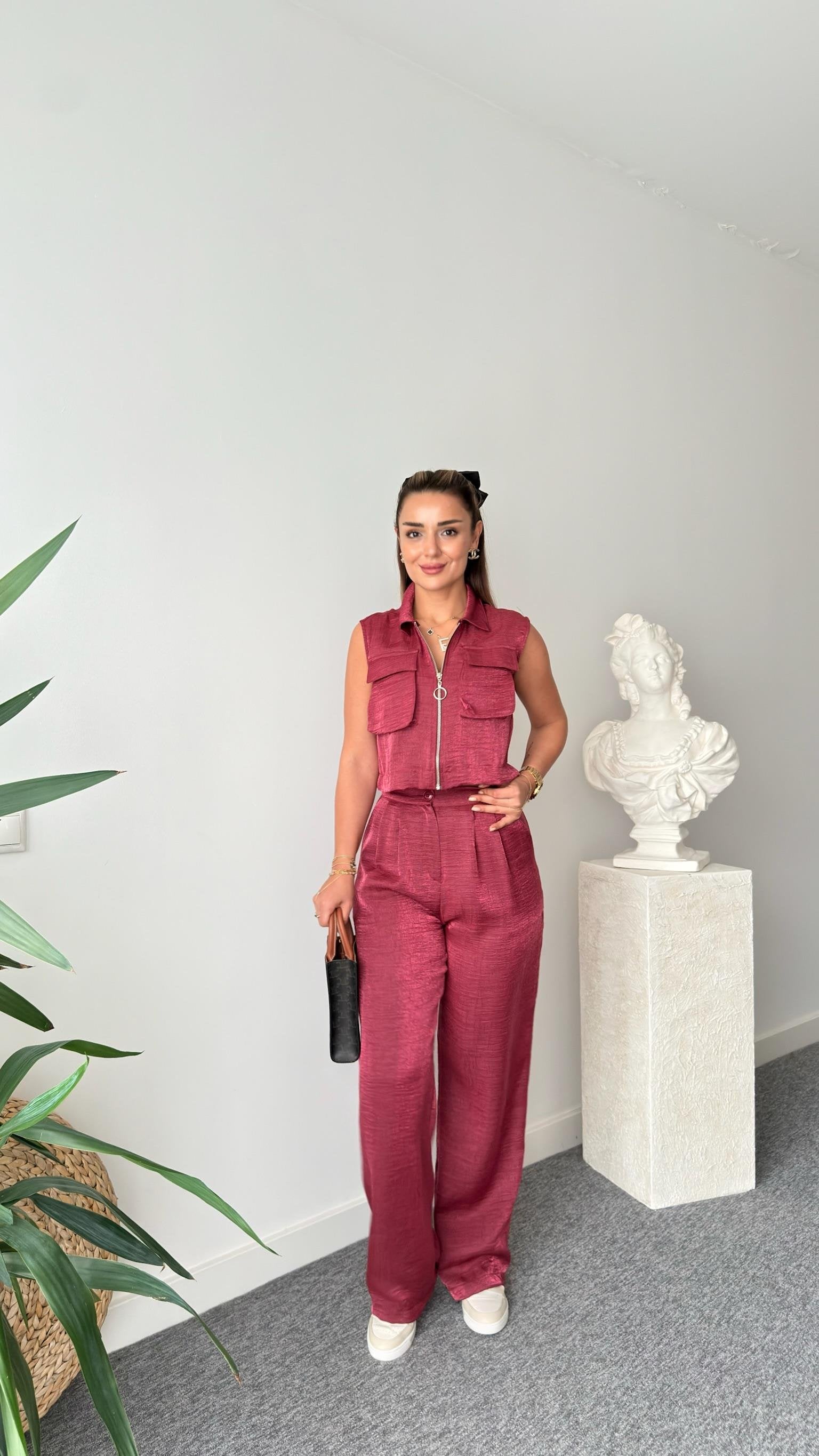 Gjen Zippered Burgundy Two-Piece Suit