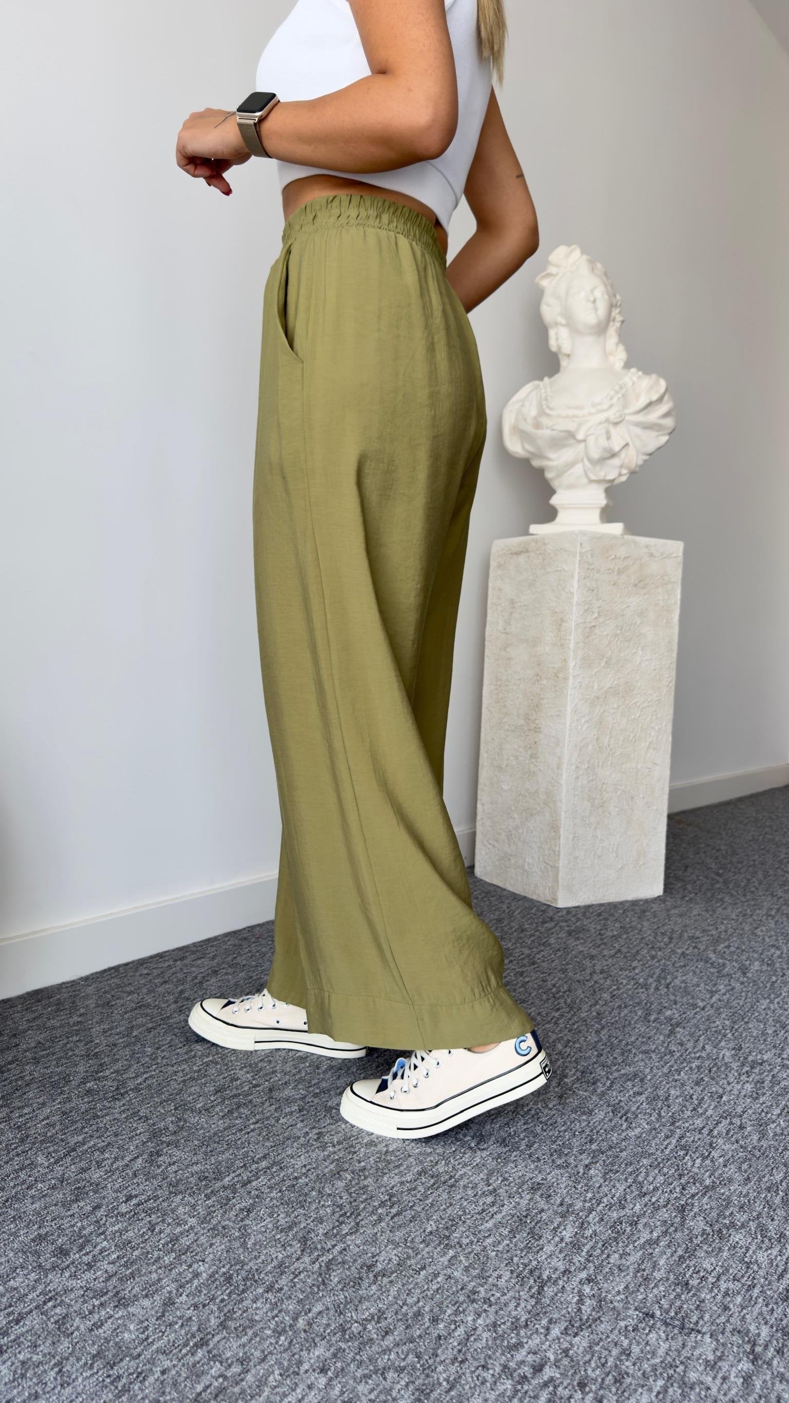 Ques Green Waist Pleated Two Piece Set