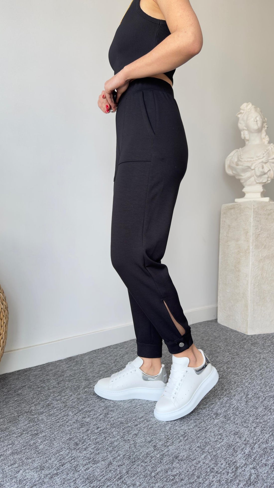 Oys Buttoned Black Modal Sweatpants