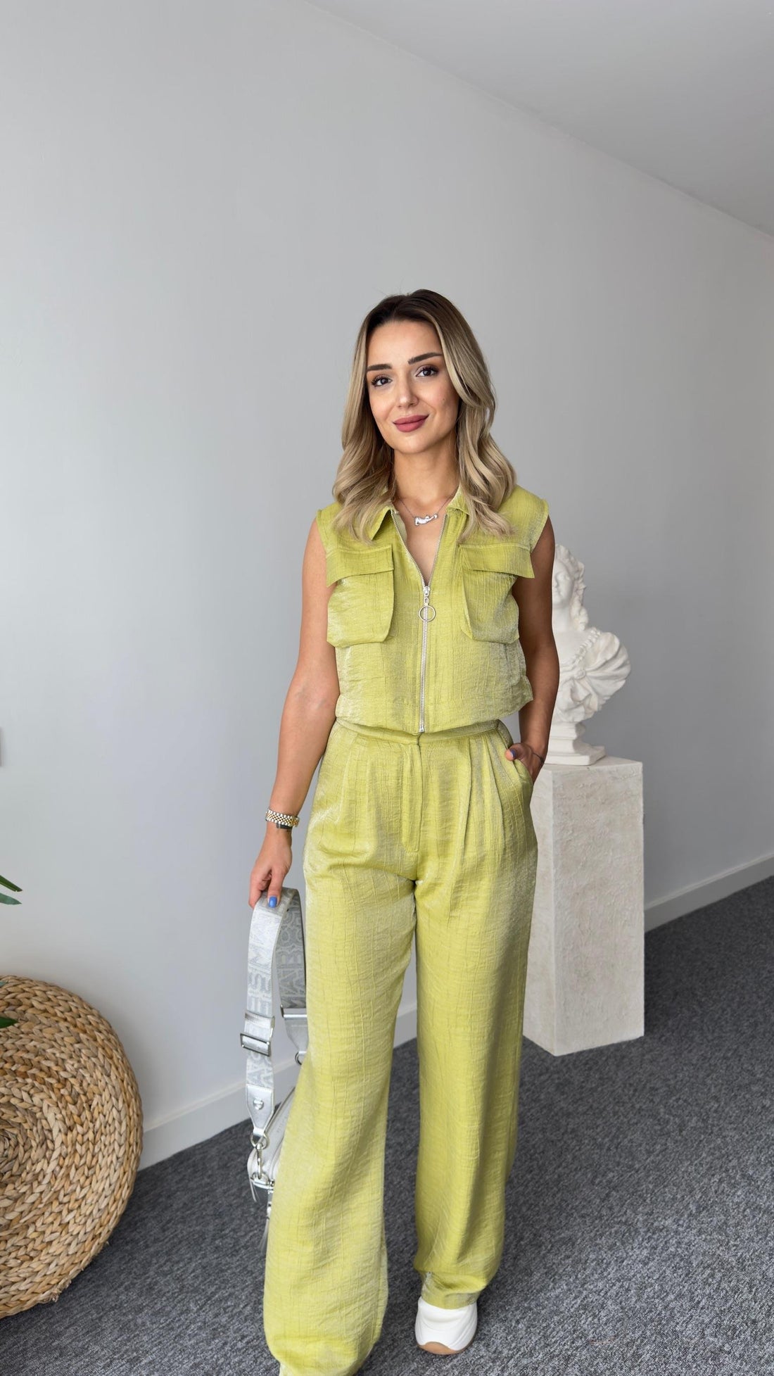 Gjen Zippered Olive Two Piece Suit