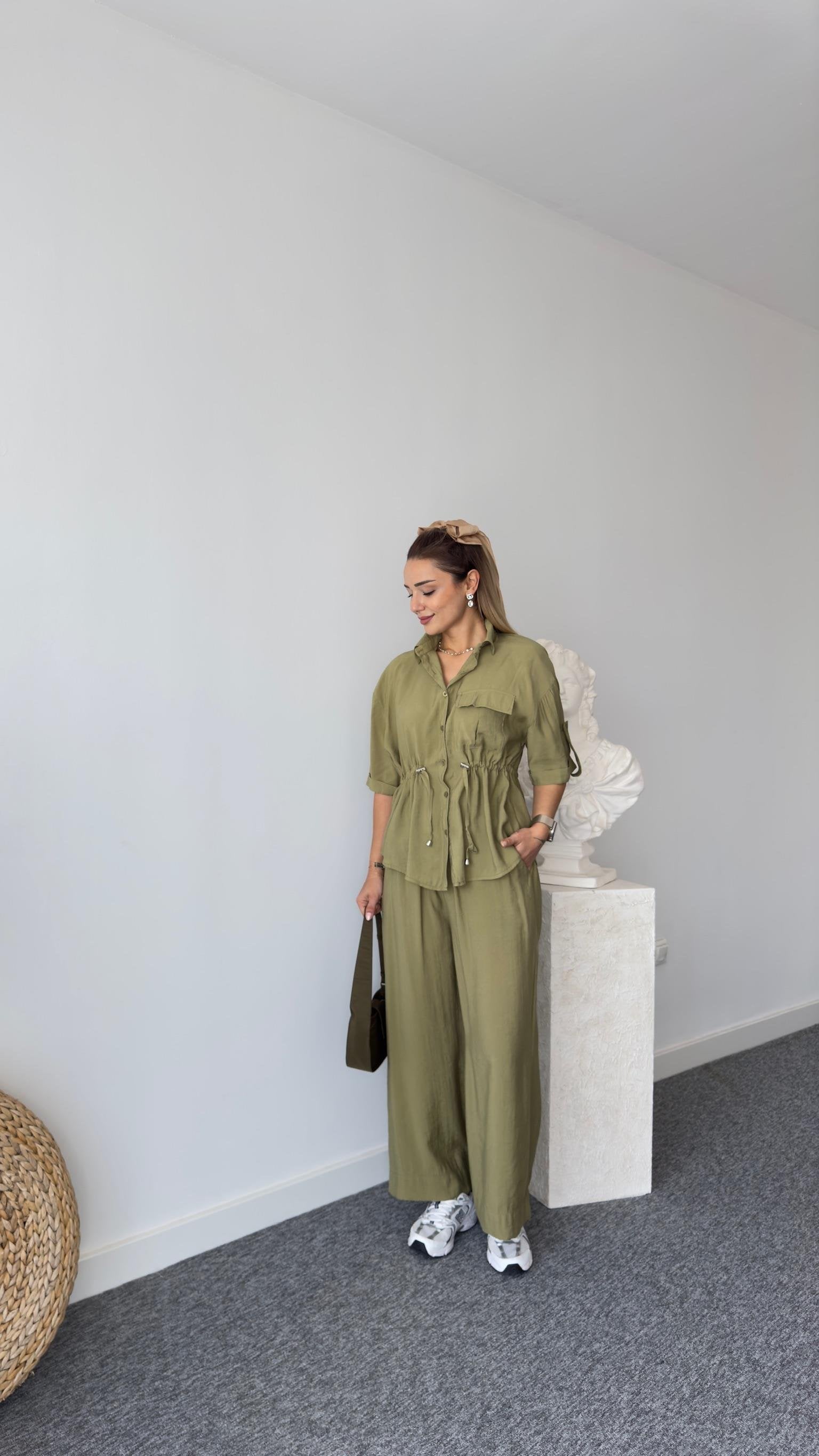 Ques Green Waist Pleated Two Piece Set