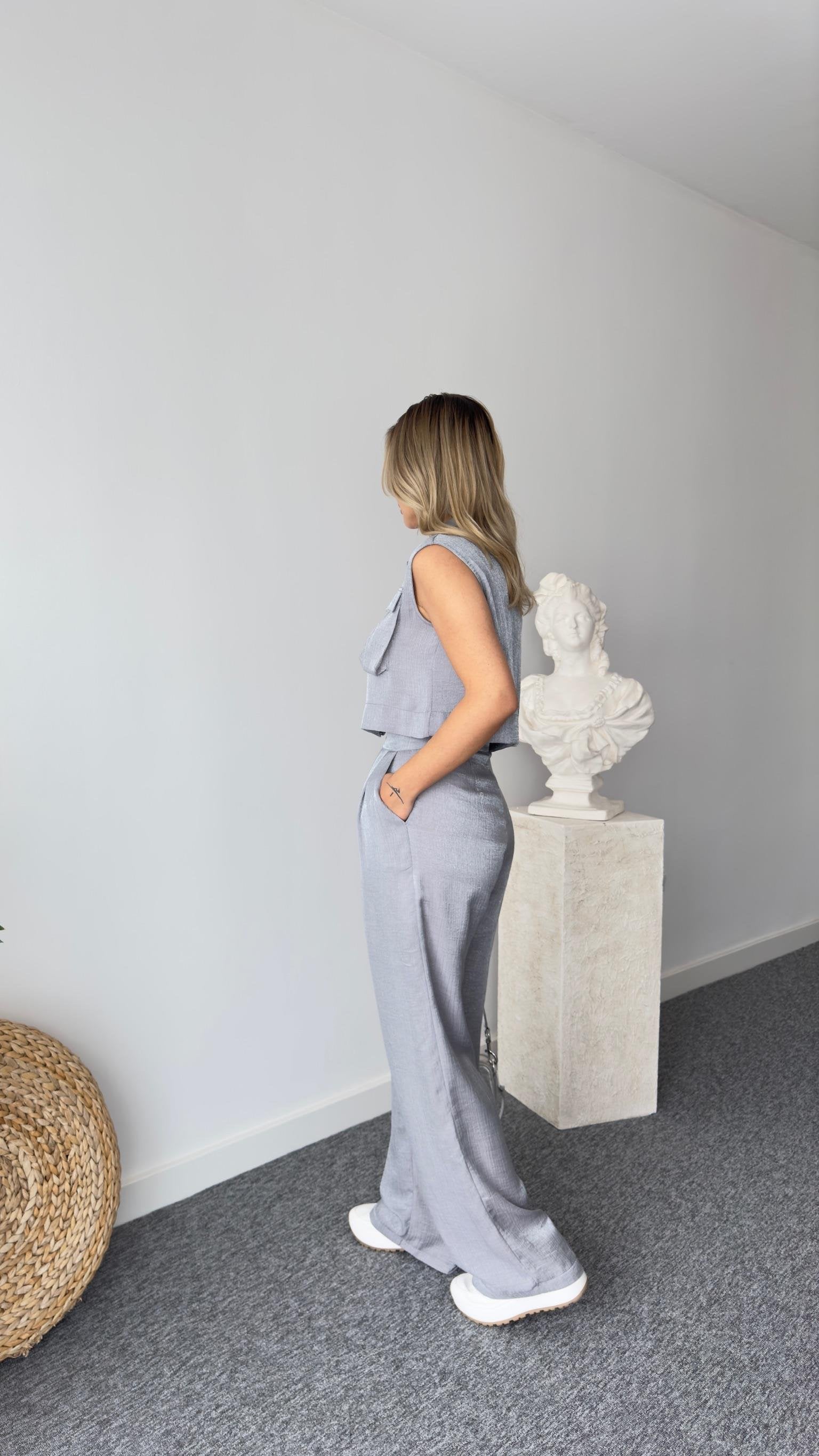 Gjen Zippered Gray Two-Piece Suit