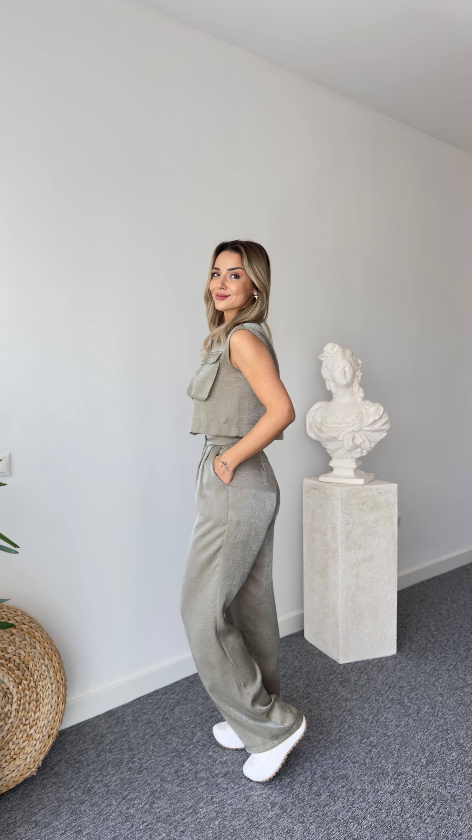 Gjen Zippered Khaki Two Piece Suit
