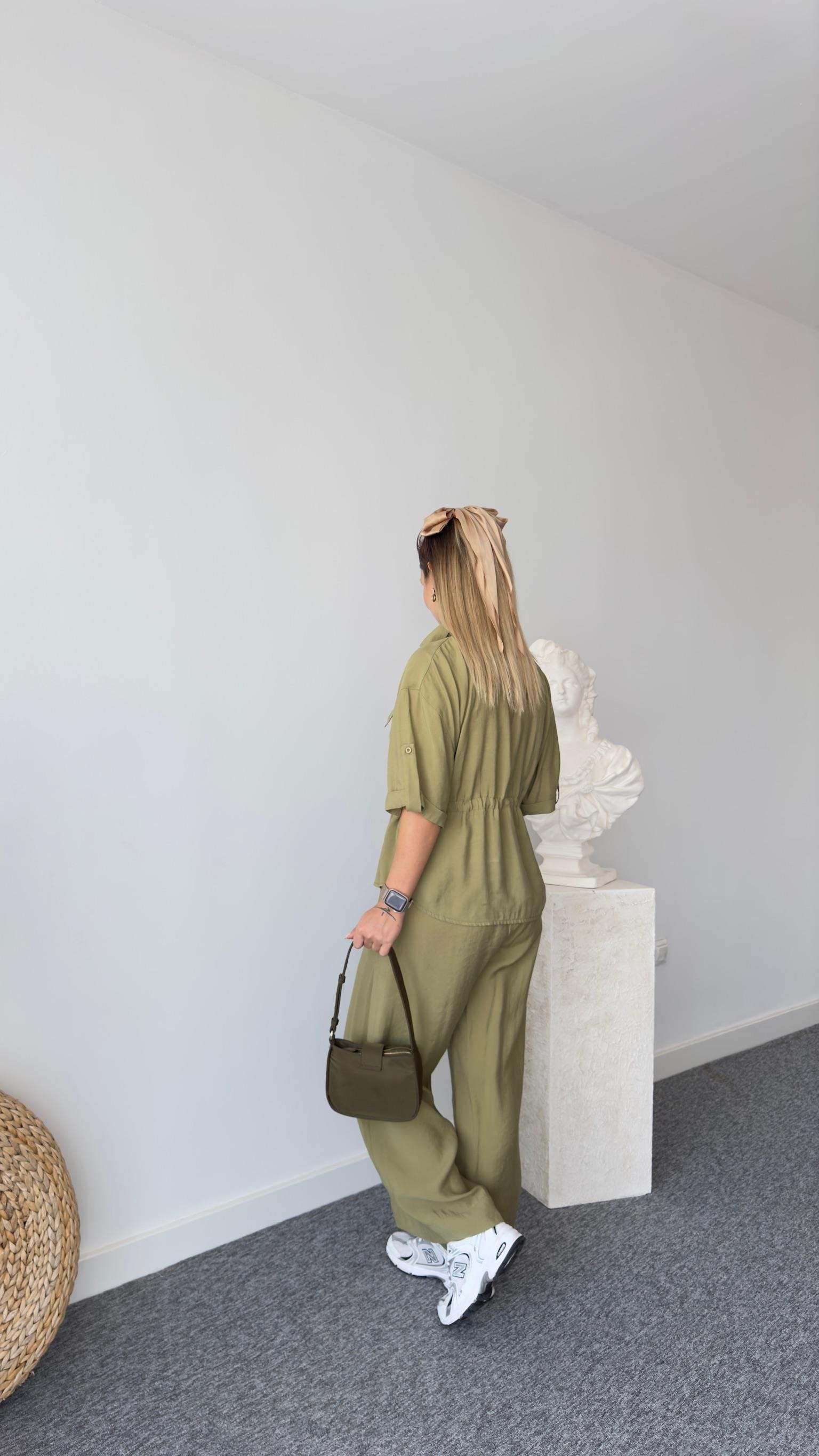 Ques Green Waist Pleated Two Piece Set