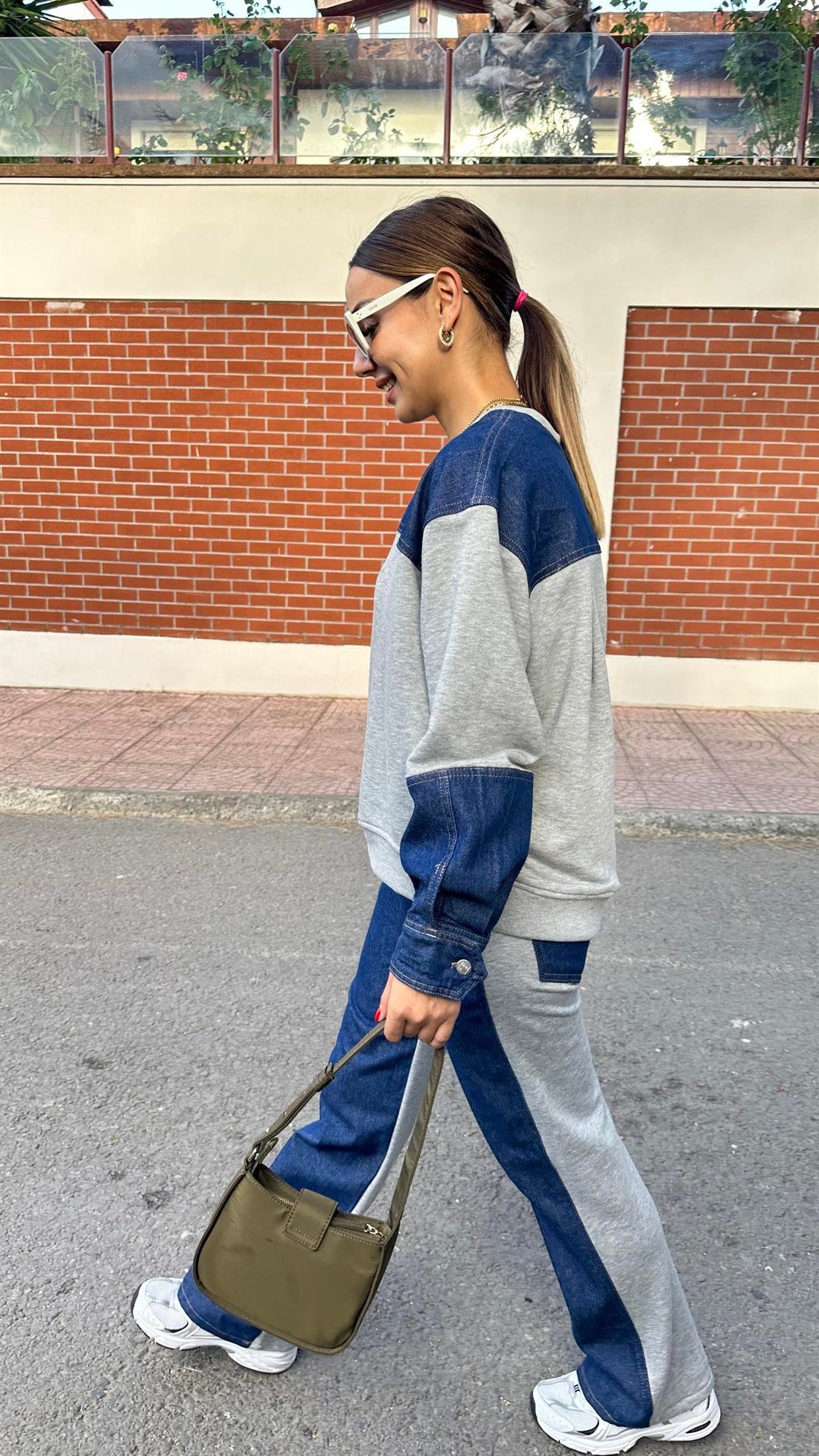 Zra Model Tracksuit with Jean Details