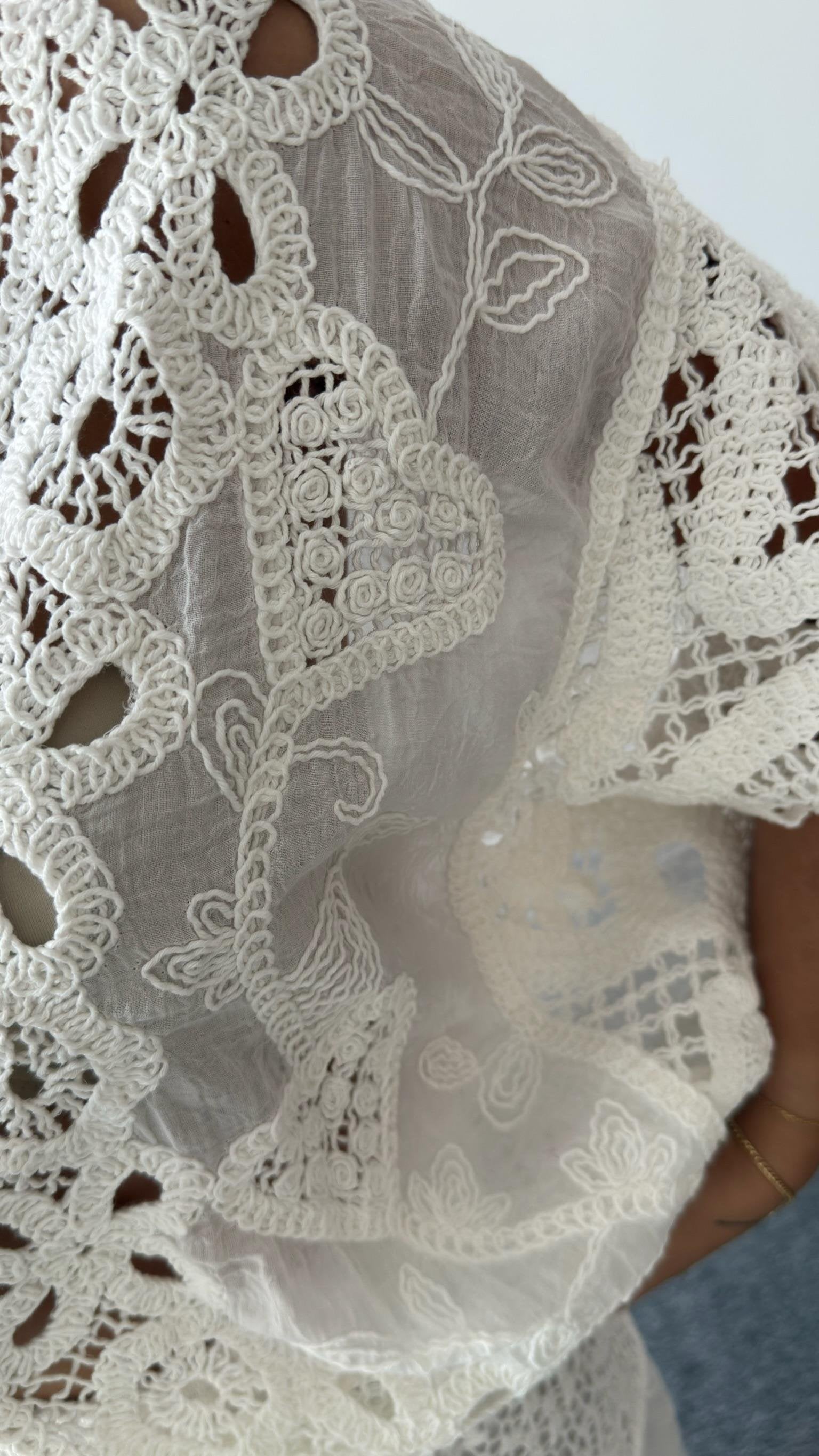Luwre Design Lace Detailed Blouse