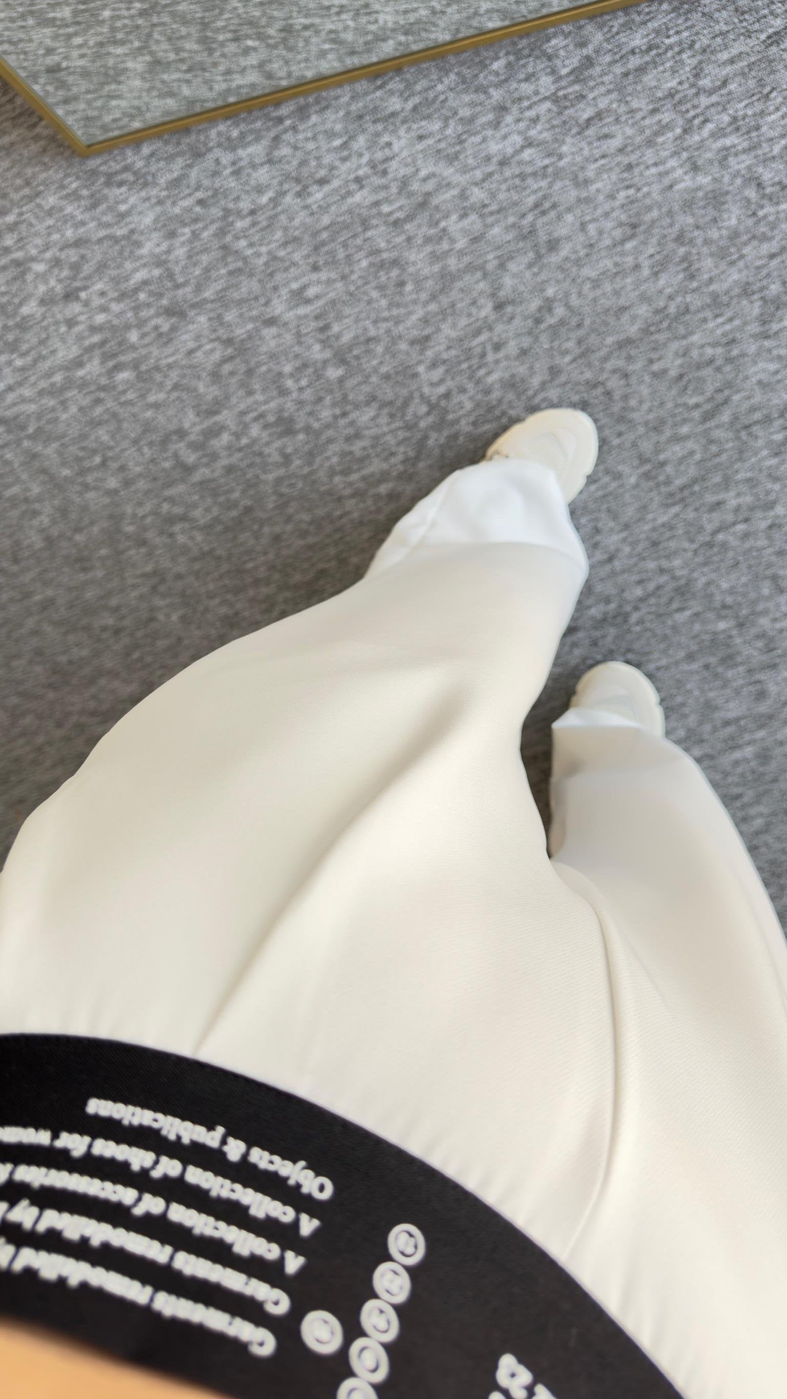 White Trousers with Pugna Waist Print