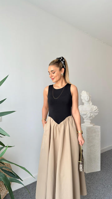 Jes Zero Sleeve Garnish Dress