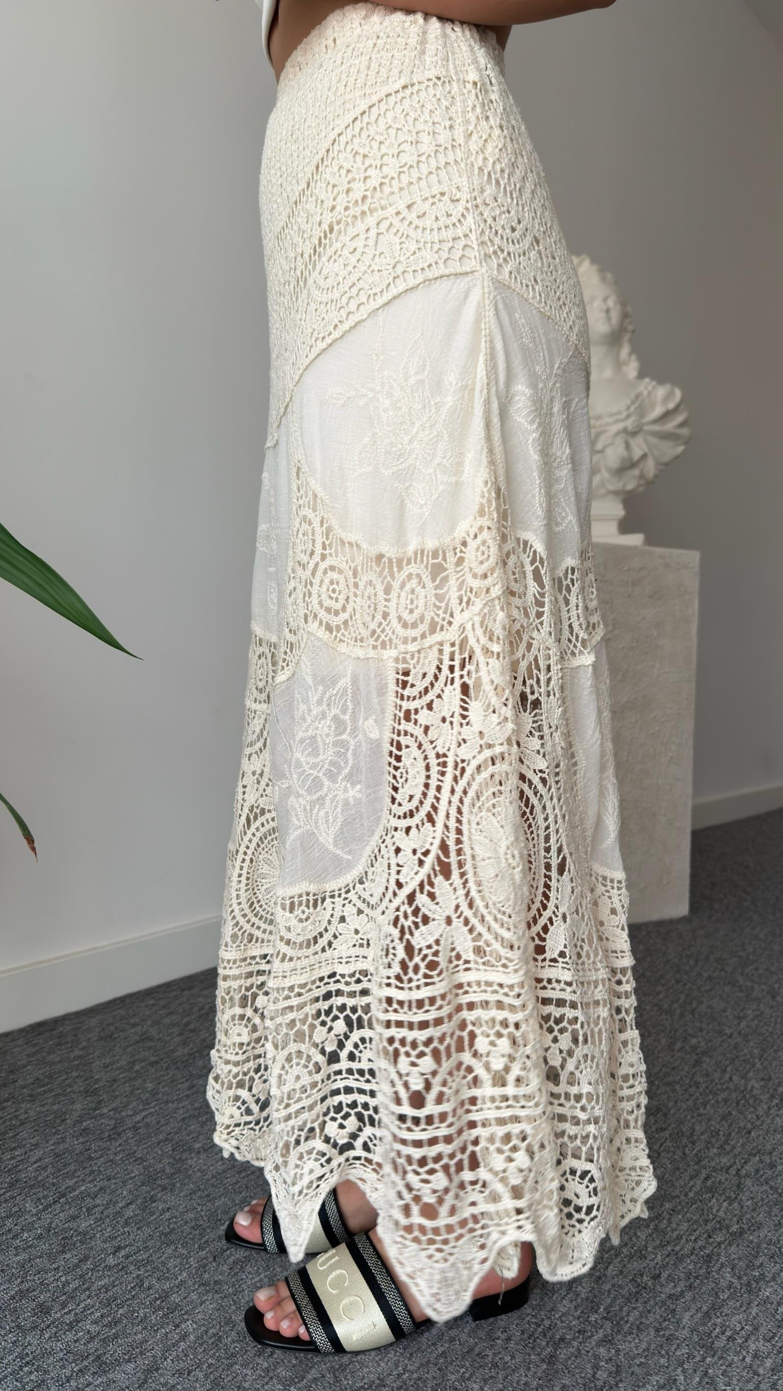 Juel Cream Elastic Waist Lace Skirt