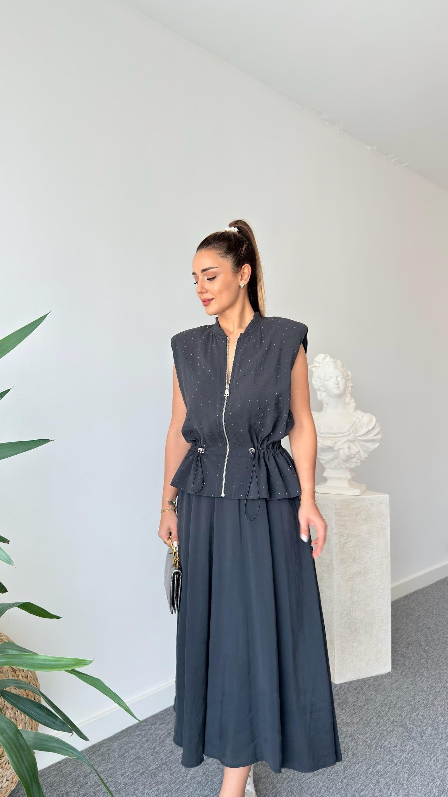 Quen Stone Detailed Tencel Skirt Suit