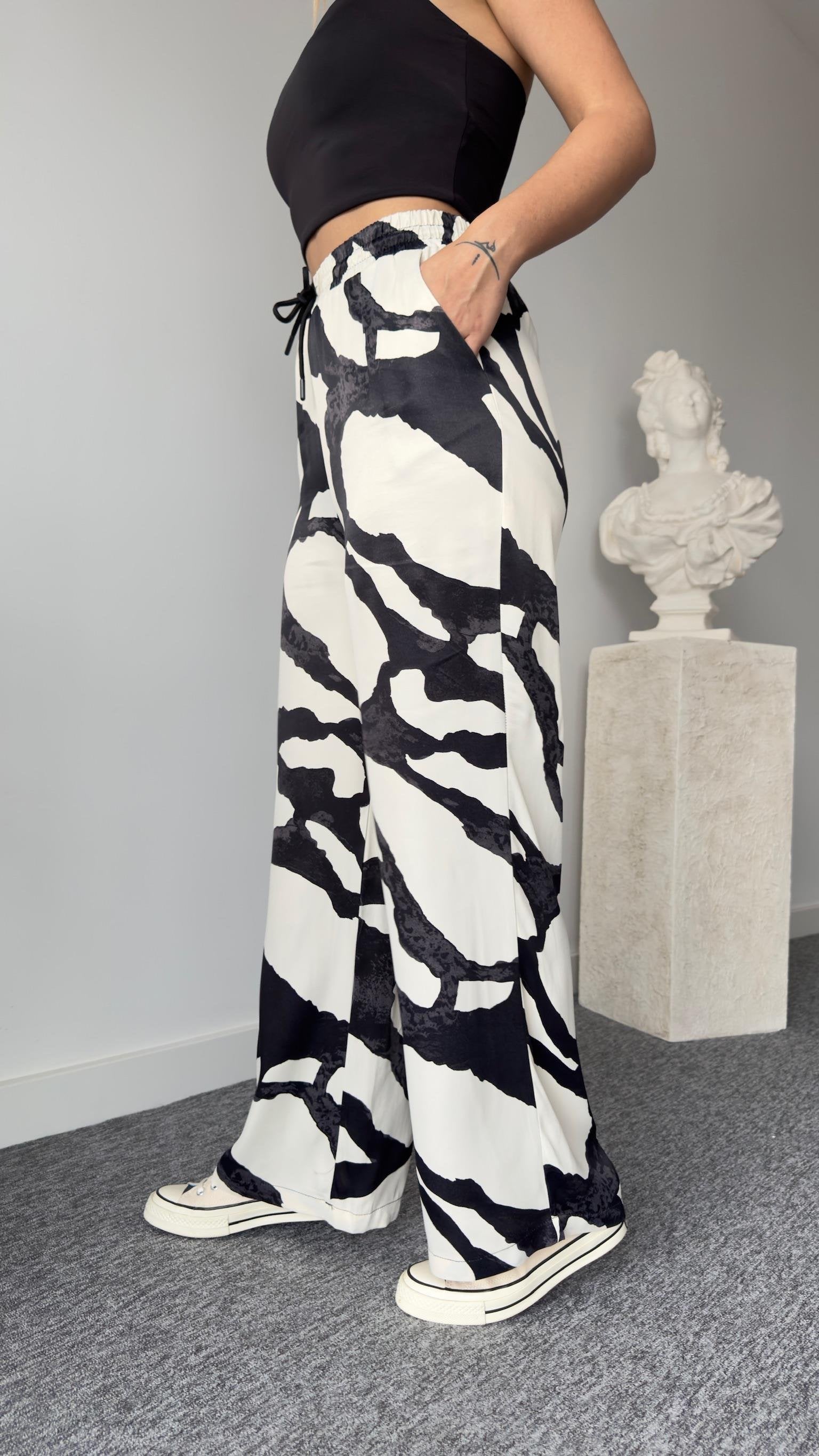 Nire Brand Model Patterned Trousers