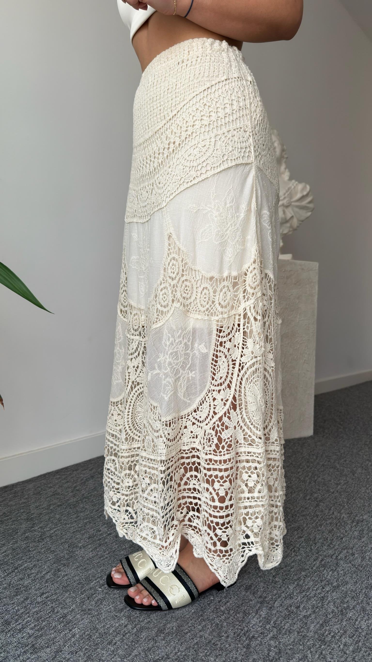 Juel Cream Elastic Waist Lace Skirt