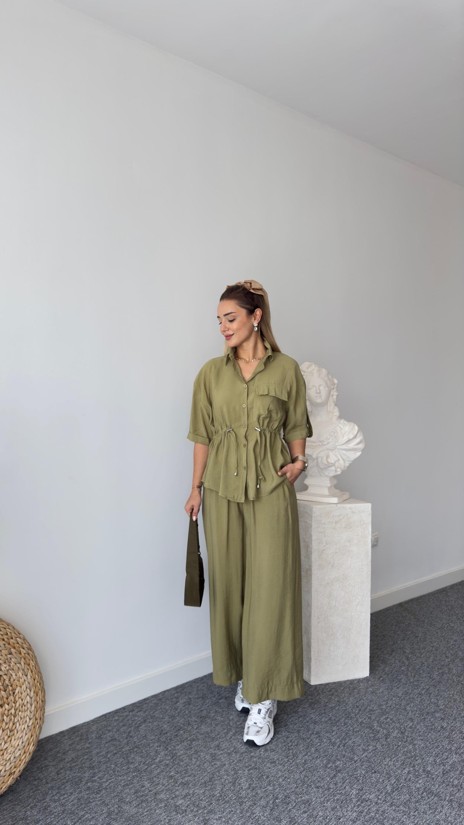 Ques Green Waist Pleated Two Piece Set