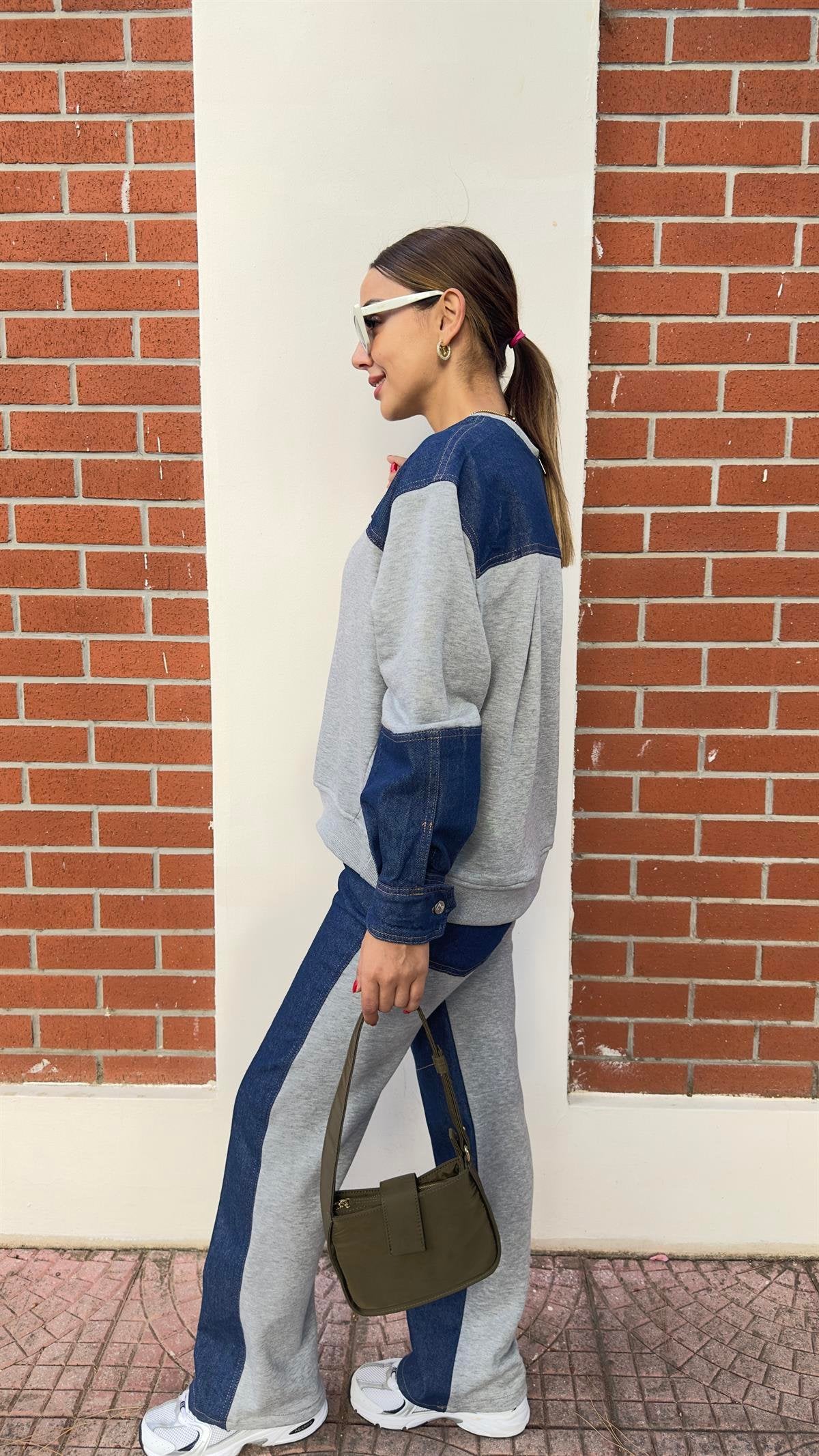 Zra Model Tracksuit with Jean Details