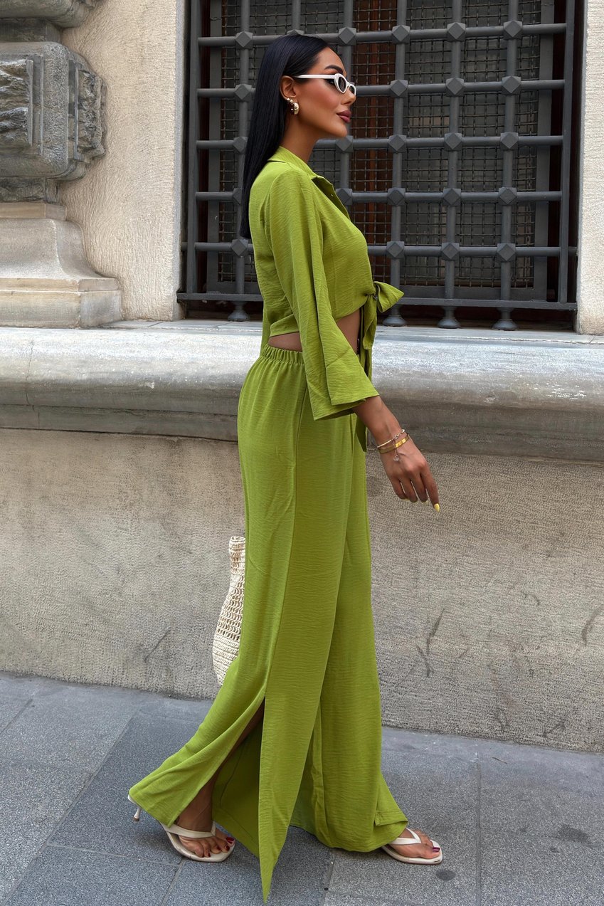 Ayrobin Suit with Tied Shirt and Slit Trousers Green