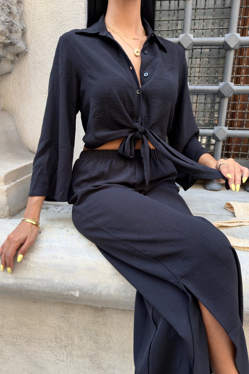 Ayrobin Suit with Tied Shirt and Slit Trousers Black