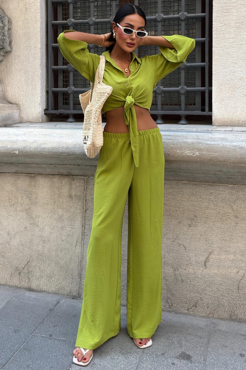 Ayrobin Suit with Tied Shirt and Slit Trousers Green