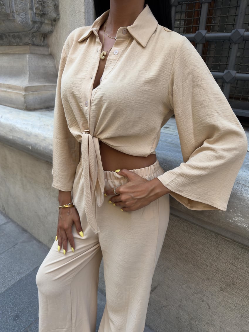 Ayrobin Suit with Tied Shirt and Slit Trousers Beige