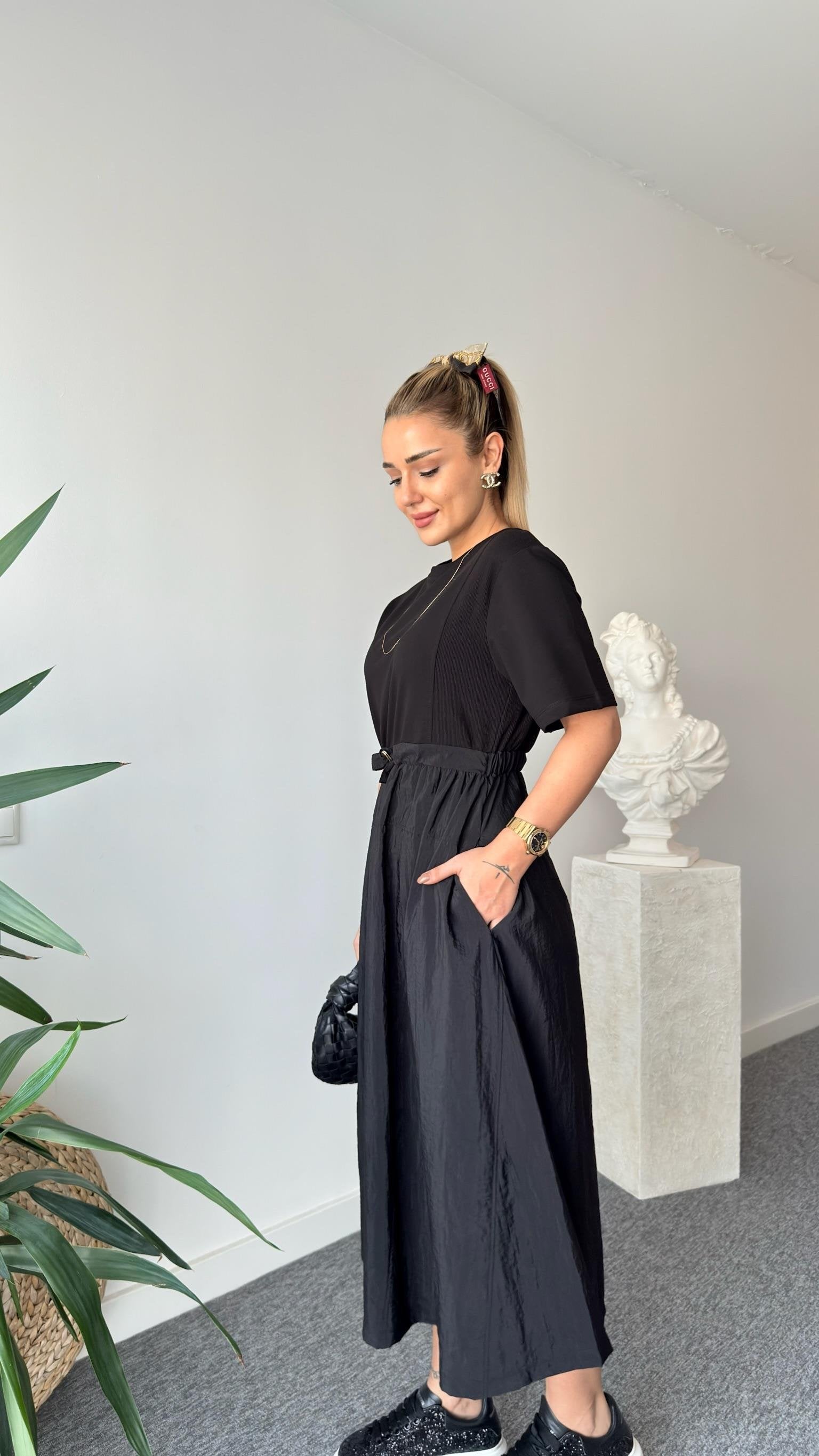 Entra Original Model Black Dress