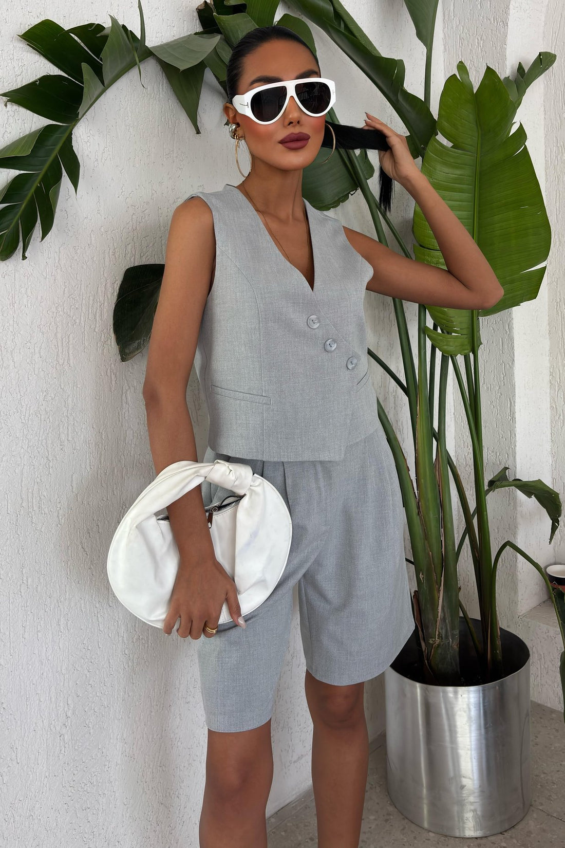 Vest Suit with Cross Buttons and Bermuda Shorts silver