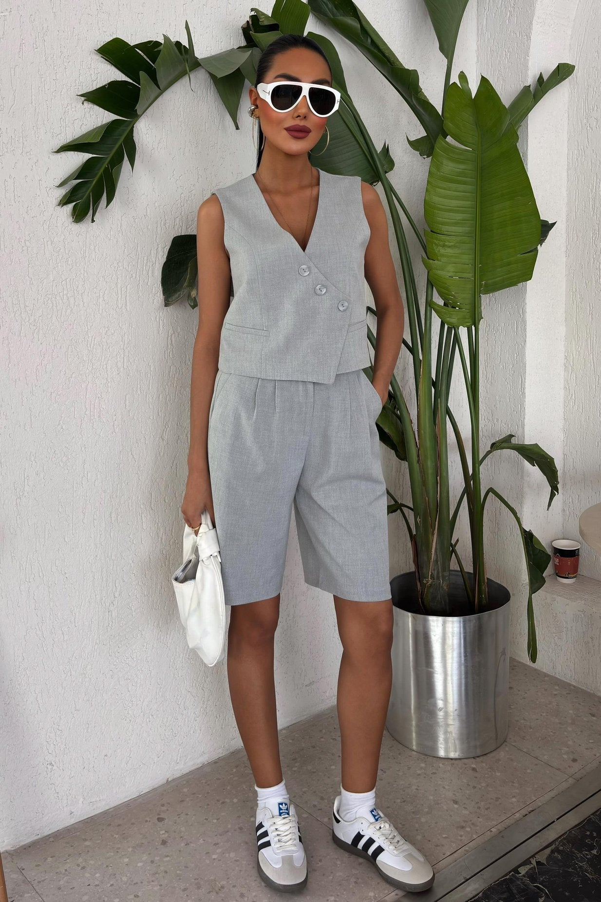 Vest Suit with Cross Buttons and Bermuda Shorts silver