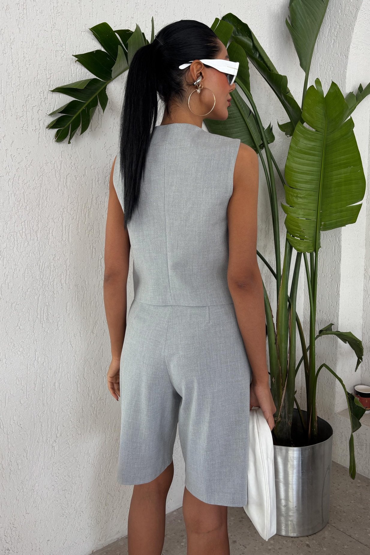 Vest Suit with Cross Buttons and Bermuda Shorts silver