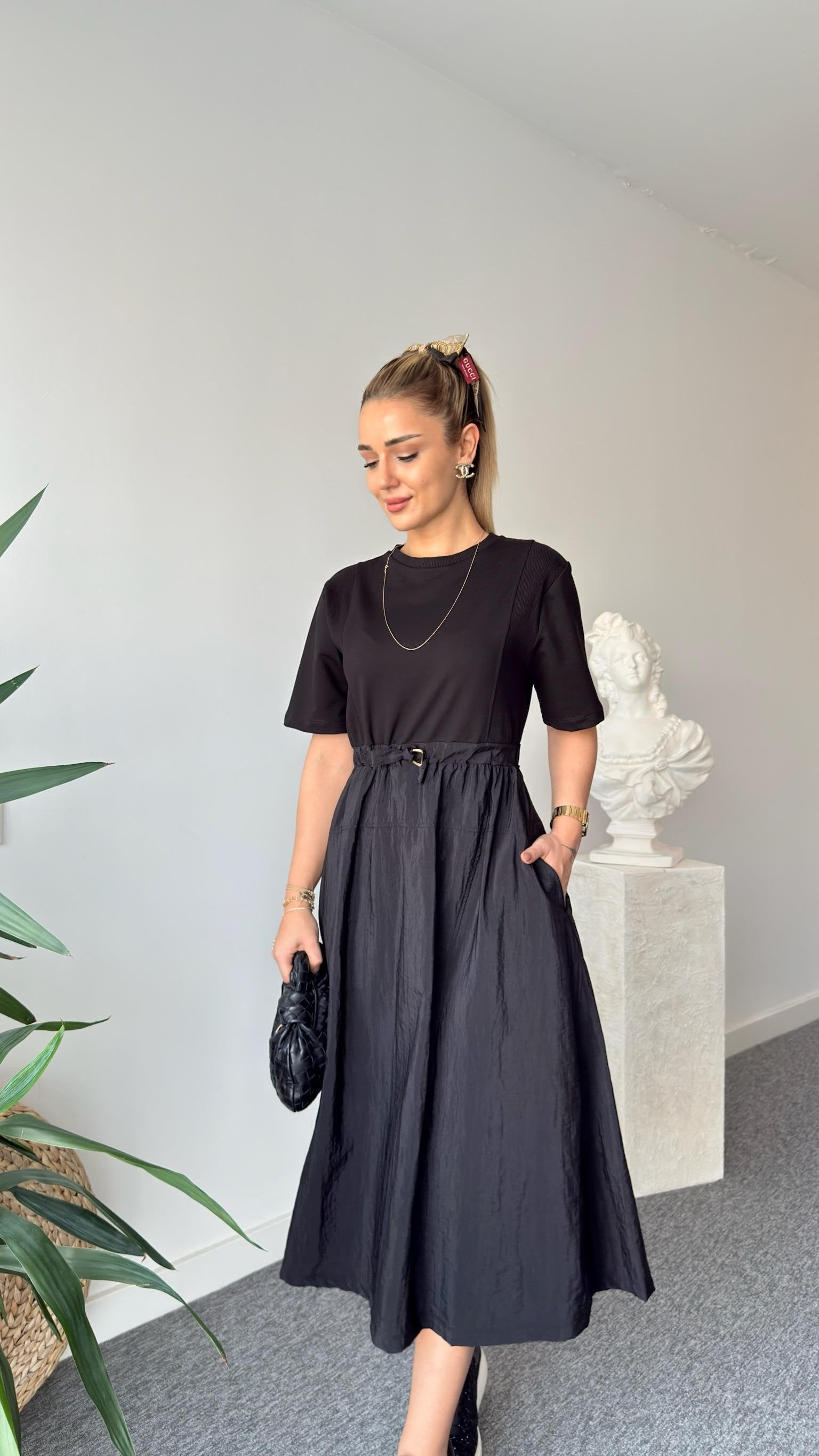 Entra Original Model Black Dress