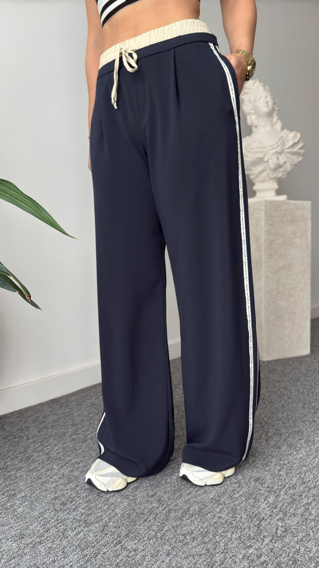 Festa Waist Parachute Garnish Striped Trousers