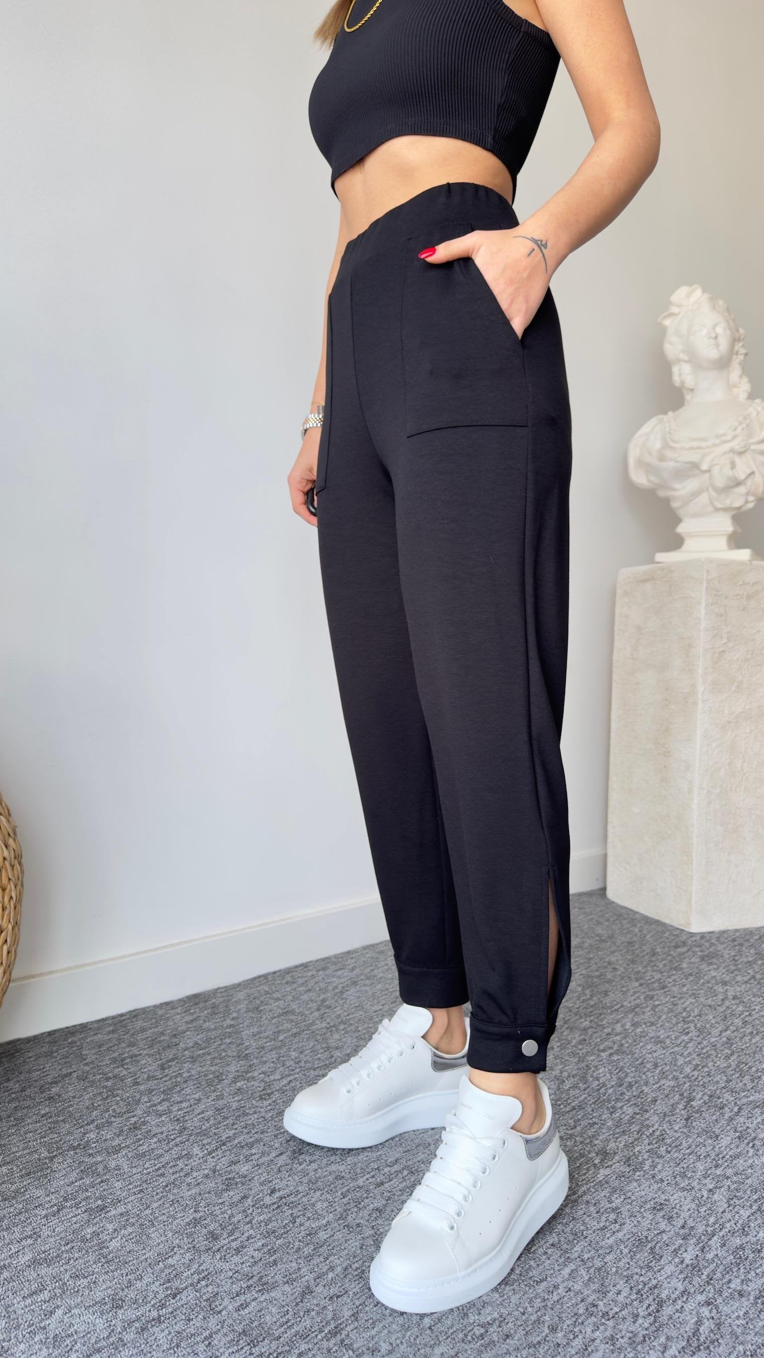 Oys Buttoned Black Modal Sweatpants