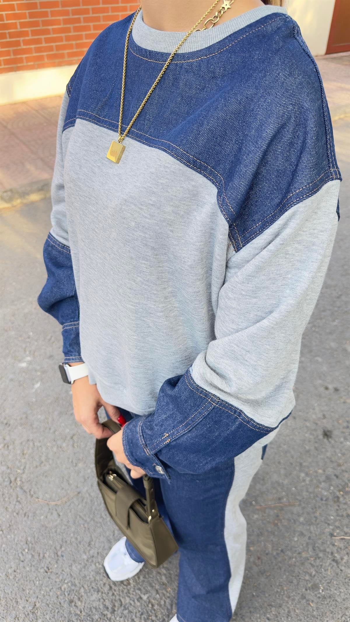 Zra Model Tracksuit with Jean Details
