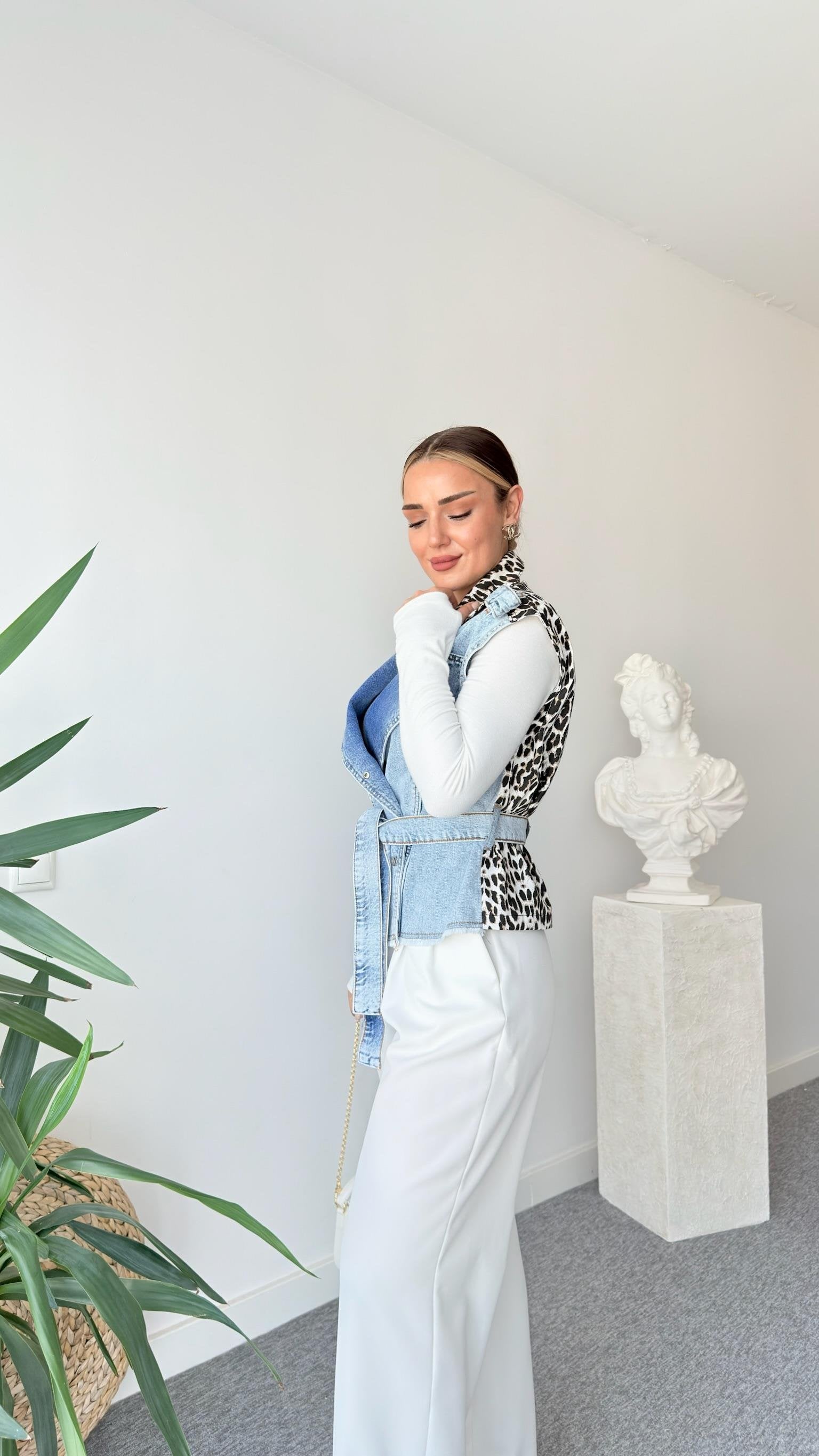 Tws Model Leopard Detailed Design Vest