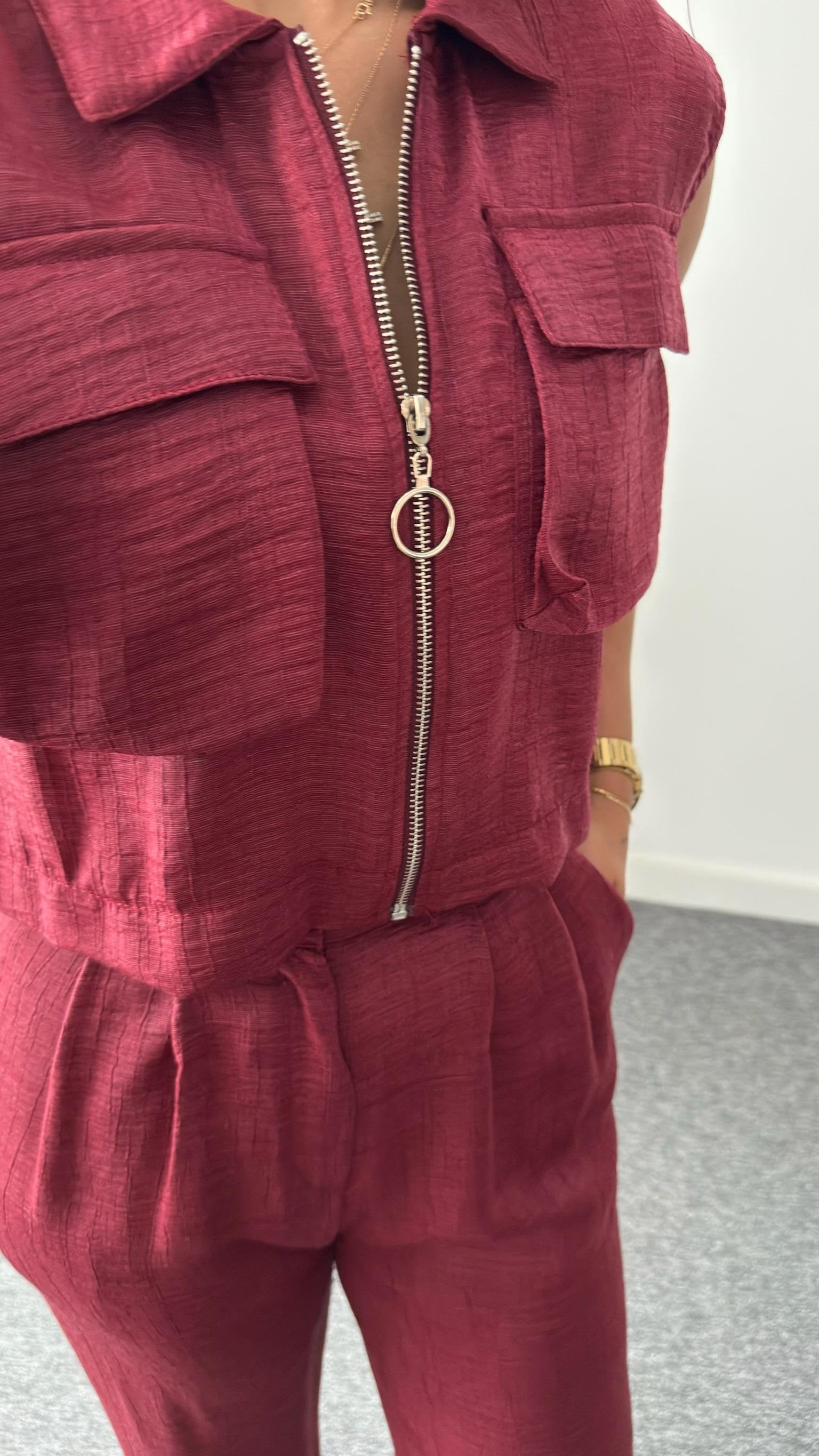 Gjen Zippered Burgundy Two-Piece Suit