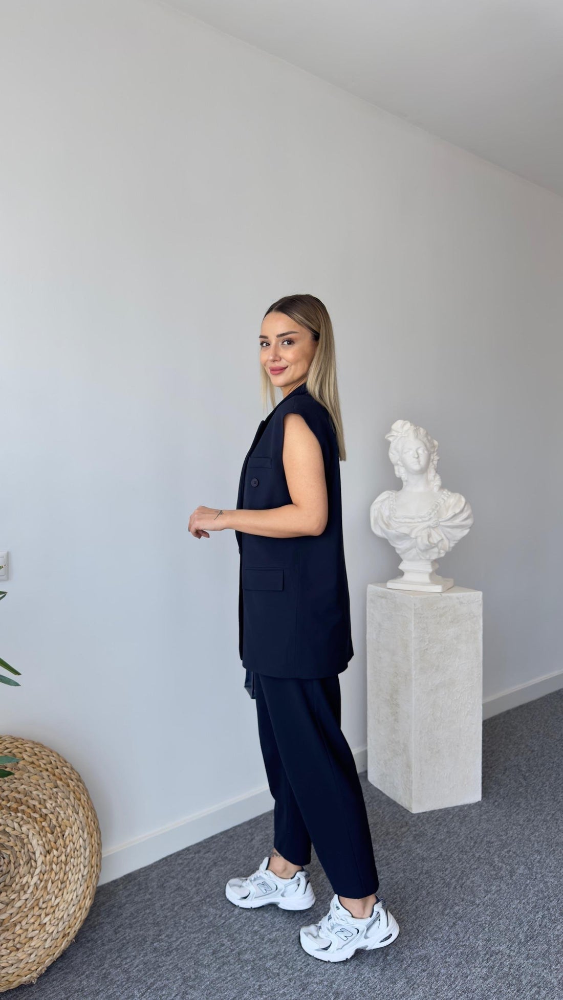 Ena Navy Blue Vest Suit