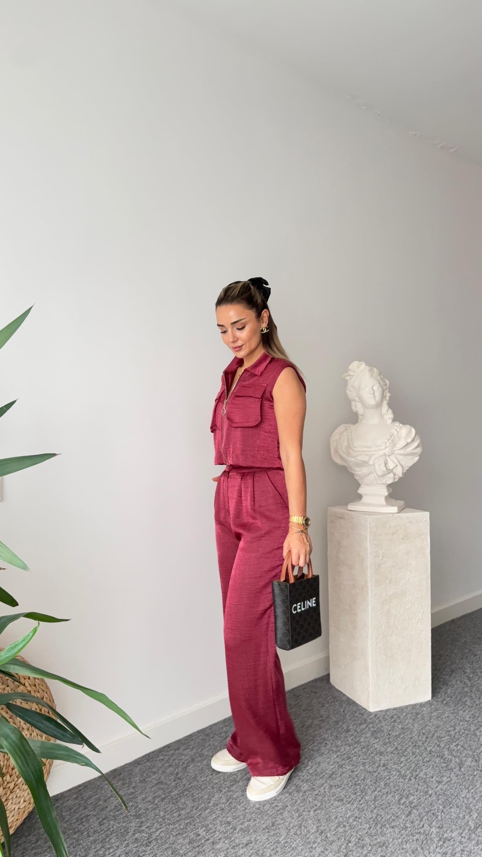 Gjen Zippered Burgundy Two-Piece Suit