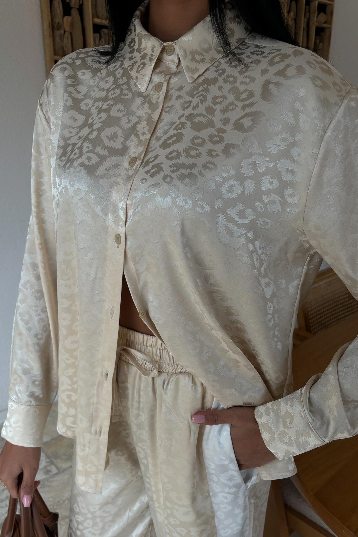 Garni Detail Jacquard Satin Suit White