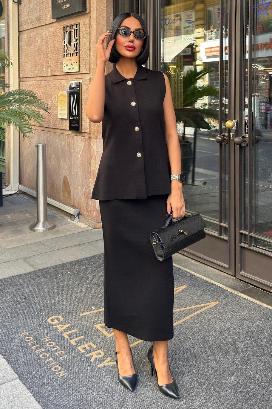 Gold Button Detailed Vest Midi Suit Black