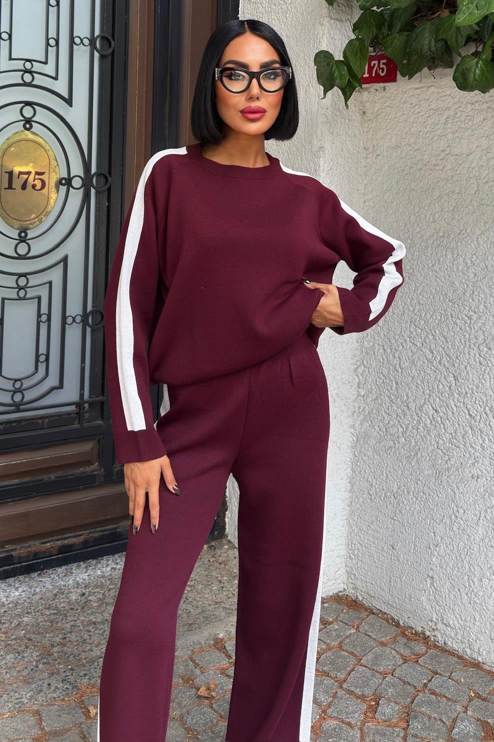 Comfortable Knitwear Set with Striped Edges Maroon