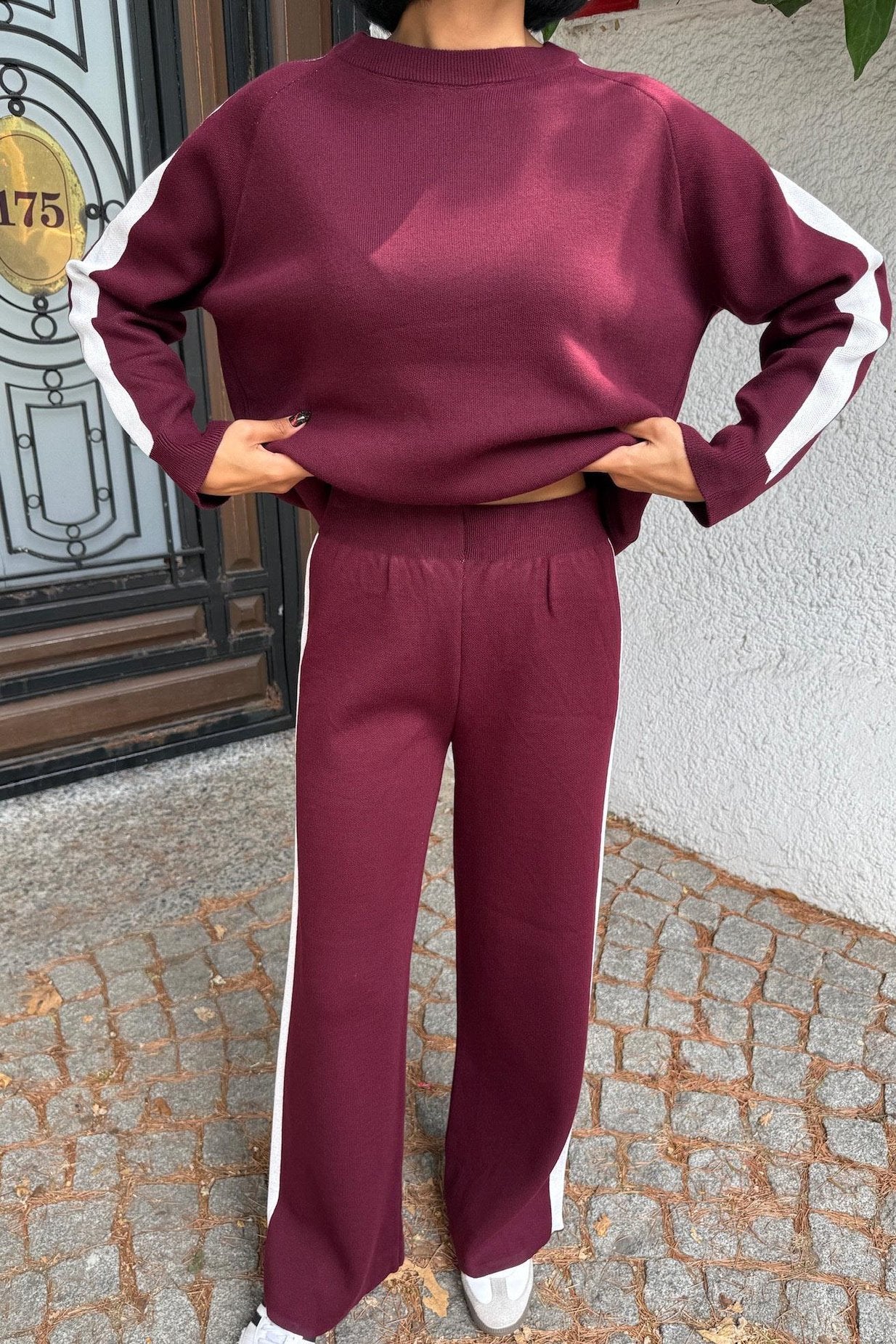 Comfortable Knitwear Set with Striped Edges Maroon