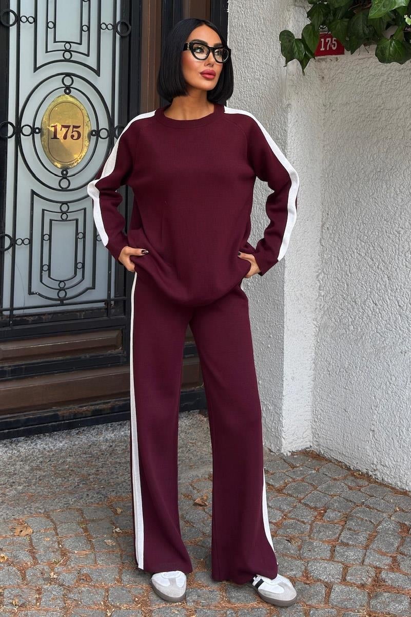 Comfortable Knitwear Set with Striped Edges Maroon