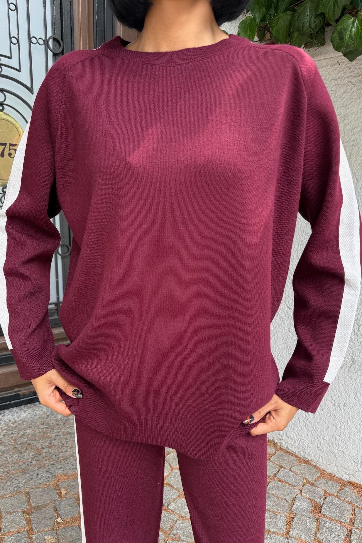 Comfortable Knitwear Set with Striped Edges Maroon