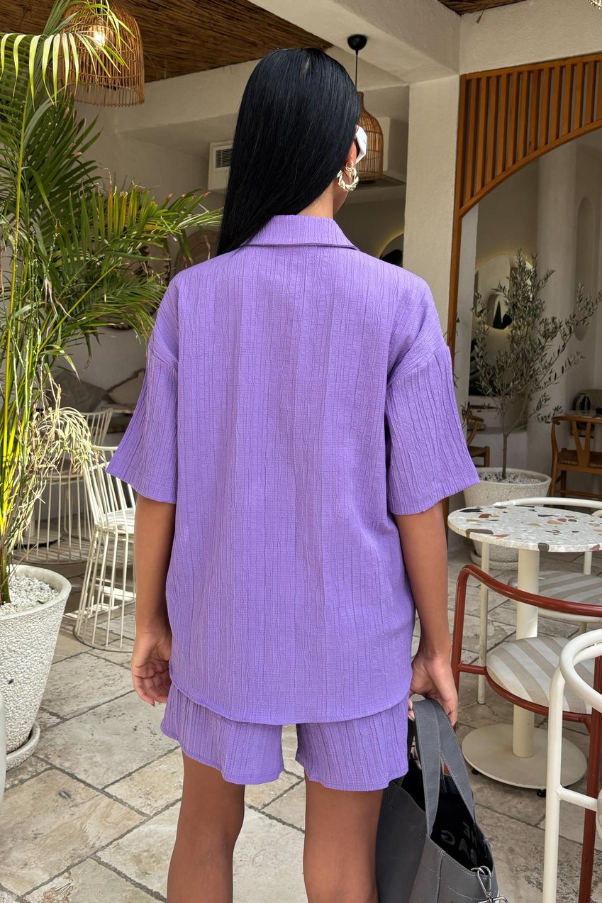 Casual Suit with Crinkle Fabric Shorts