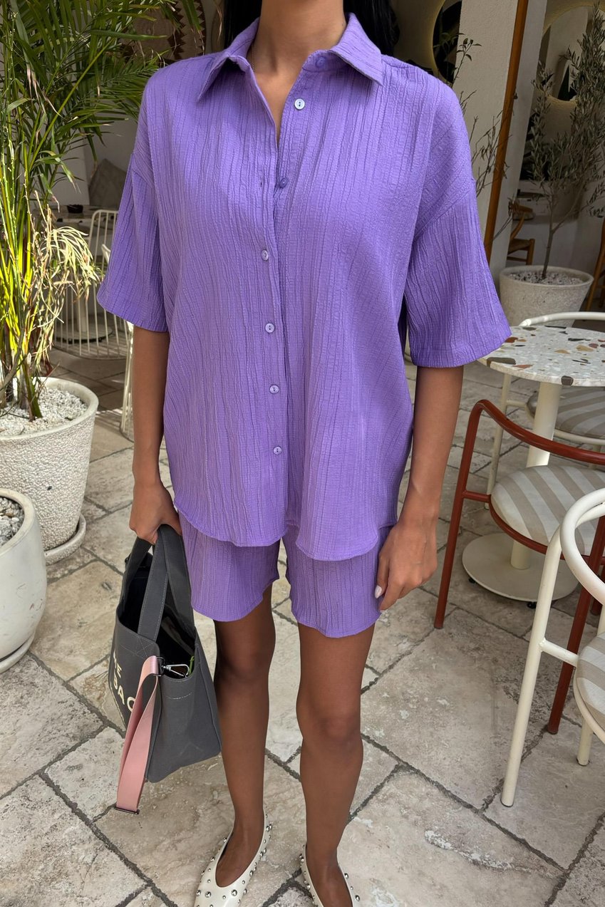 Casual Suit with Crinkle Fabric Shorts